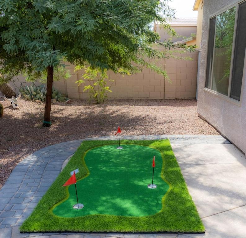 Boho Chic Arizona W Pool & Mini Golf Villa *